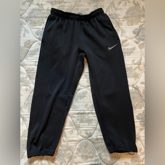 Cropped Nike Sweatpants - Picture 1 of 4